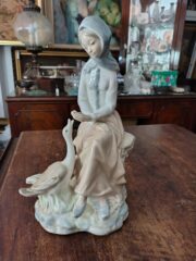 Figura de porcelana española simil Lladro